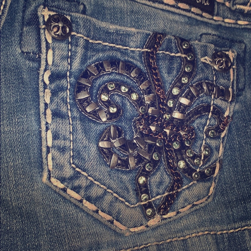 Miss Me jean shorts (buckle exclusive)
